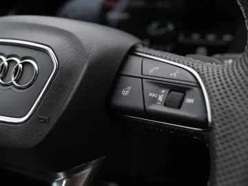 Audi A4 Avant 30 TDI S tronic S line