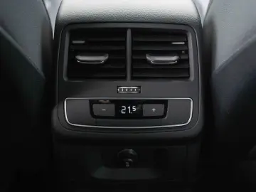 Audi A4 Avant 30 TDI S tronic S line