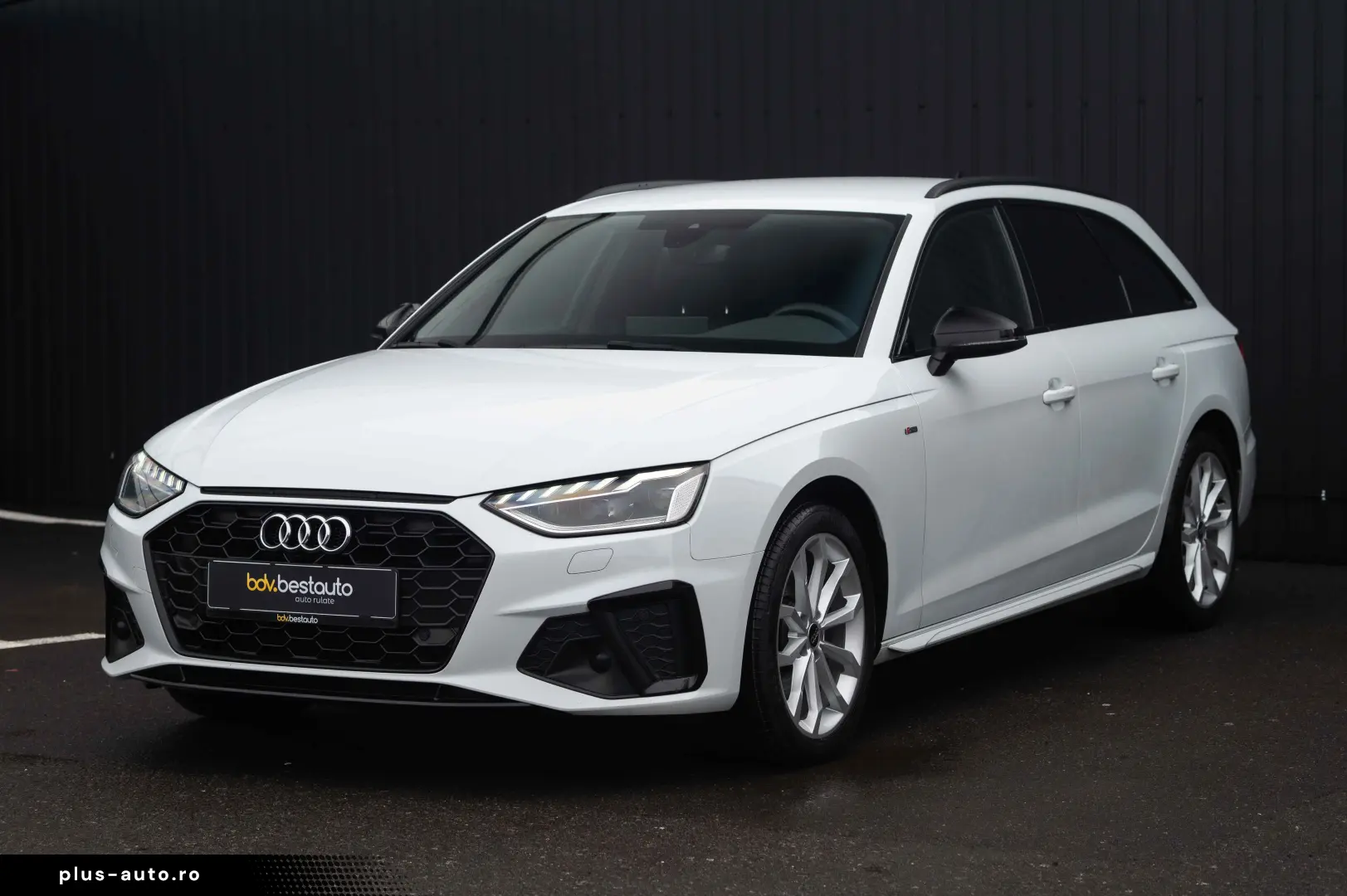 Audi A4 Avant 30 TDI S tronic S line