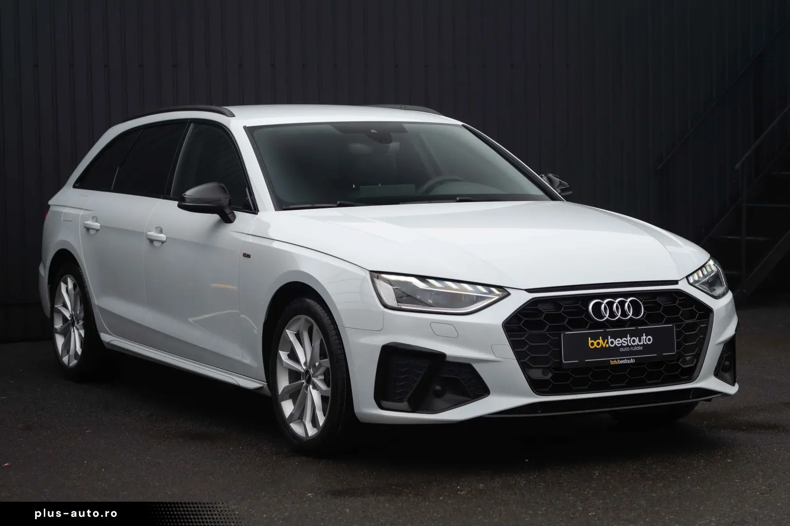 Audi A4 Avant 30 TDI S tronic S line