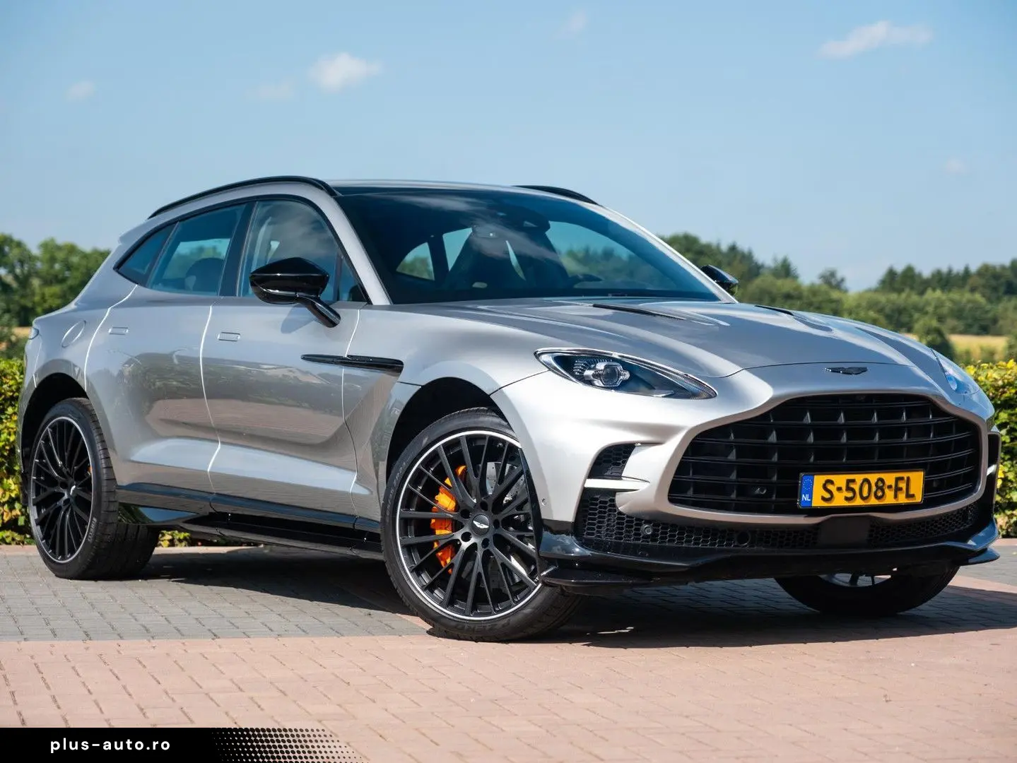 ASTON MARTIN DBX 4.0 V8 707   Volleder   Carbon   Neuwertig