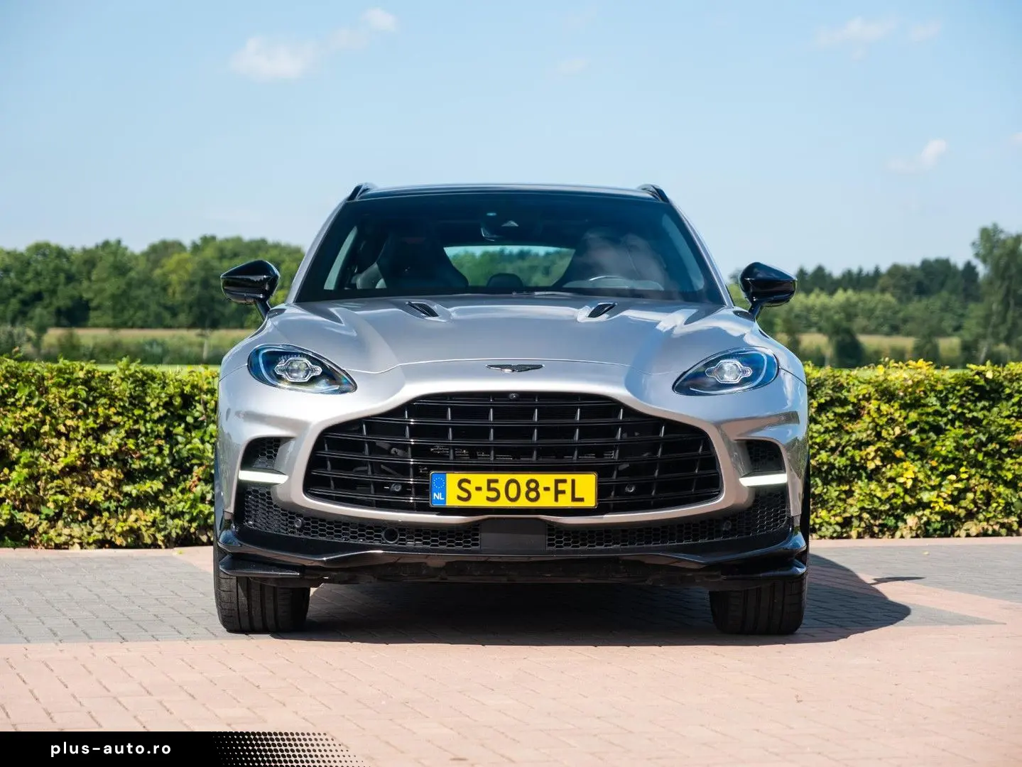 ASTON MARTIN DBX 4.0 V8 707   Volleder   Carbon   Neuwertig