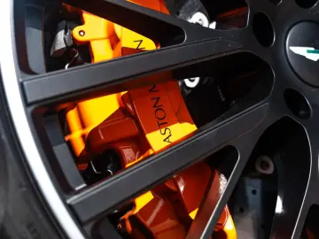 ASTON MARTIN DBX 4.0 V8 707   Volleder   Carbon   Neuwertig