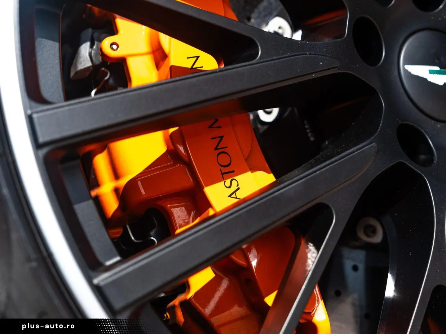 ASTON MARTIN DBX 4.0 V8 707   Volleder   Carbon   Neuwertig