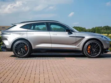 ASTON MARTIN DBX 4.0 V8 707   Volleder   Carbon   Neuwertig