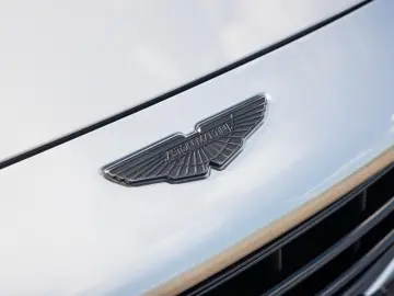 ASTON MARTIN DBX 4.0 V8 707   Volleder   Carbon   Neuwertig