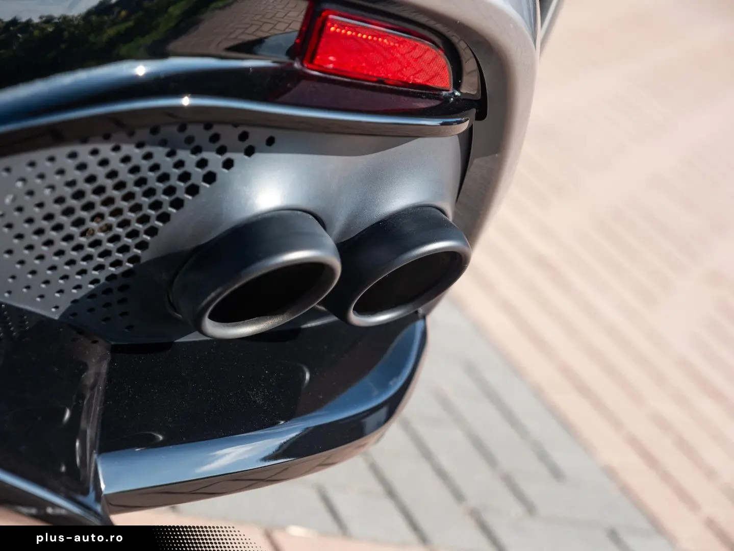 ASTON MARTIN DBX 4.0 V8 707   Volleder   Carbon   Neuwertig