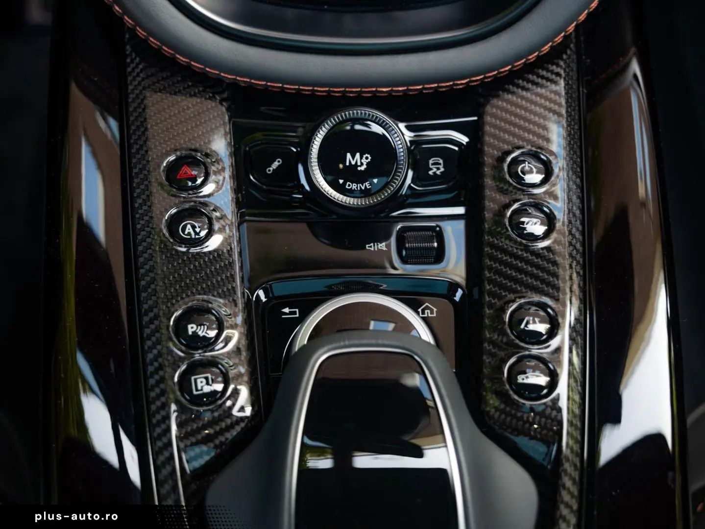 ASTON MARTIN DBX 4.0 V8 707   Volleder   Carbon   Neuwertig