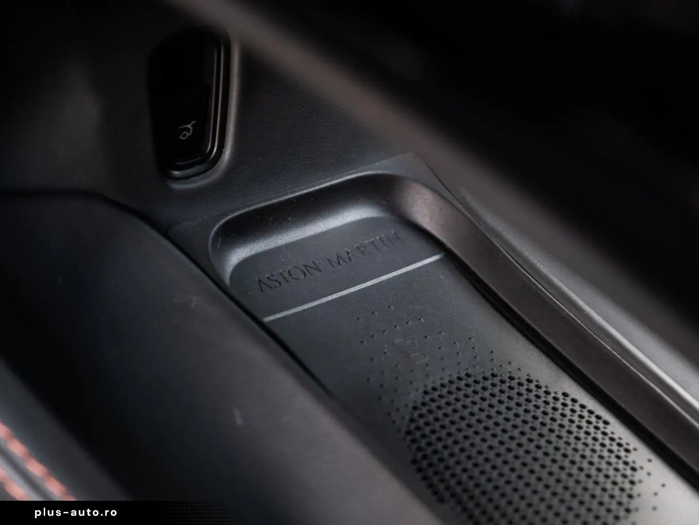 ASTON MARTIN DBX 4.0 V8 707   Volleder   Carbon   Neuwertig