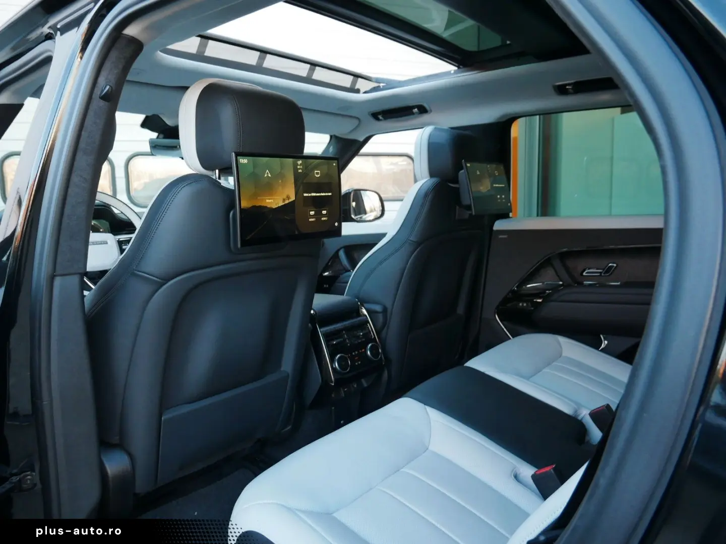 LAND ROVER RRS D350 First Edition Pano Webasto TV screens