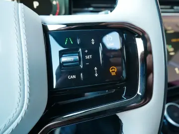 LAND ROVER RRS D350 First Edition Pano Webasto TV screens