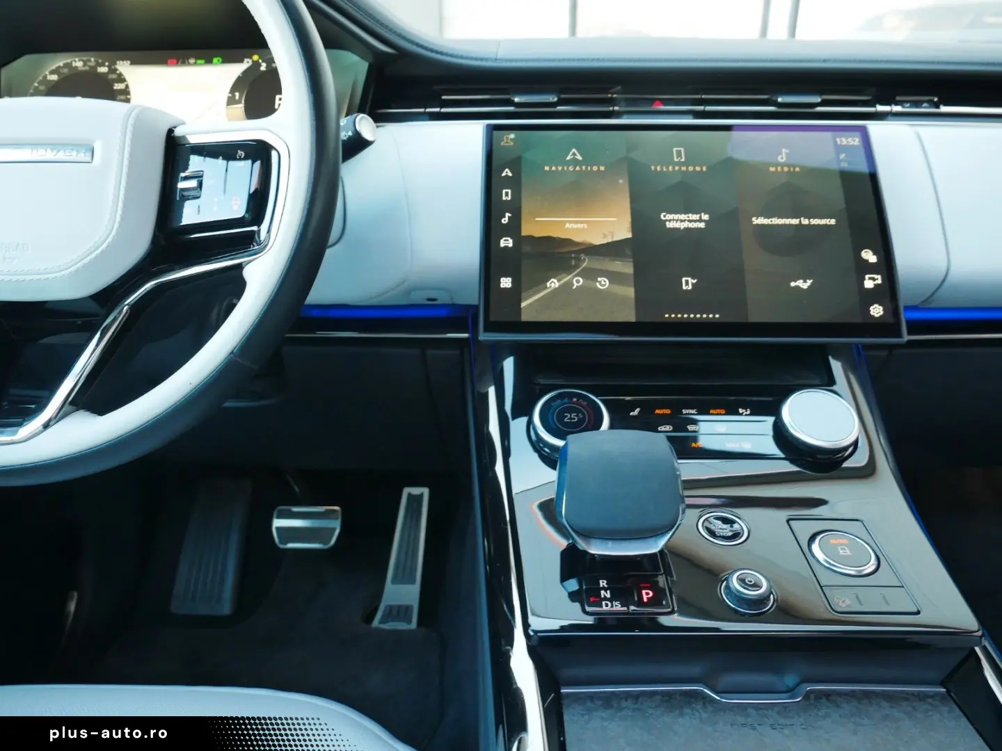 LAND ROVER RRS D350 First Edition Pano Webasto TV screens