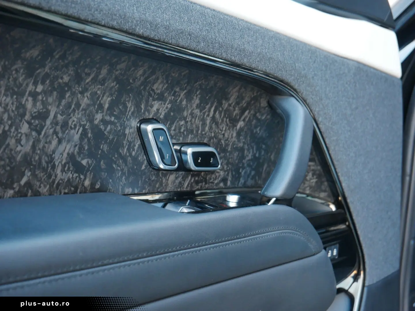 LAND ROVER RRS D350 First Edition Pano Webasto TV screens