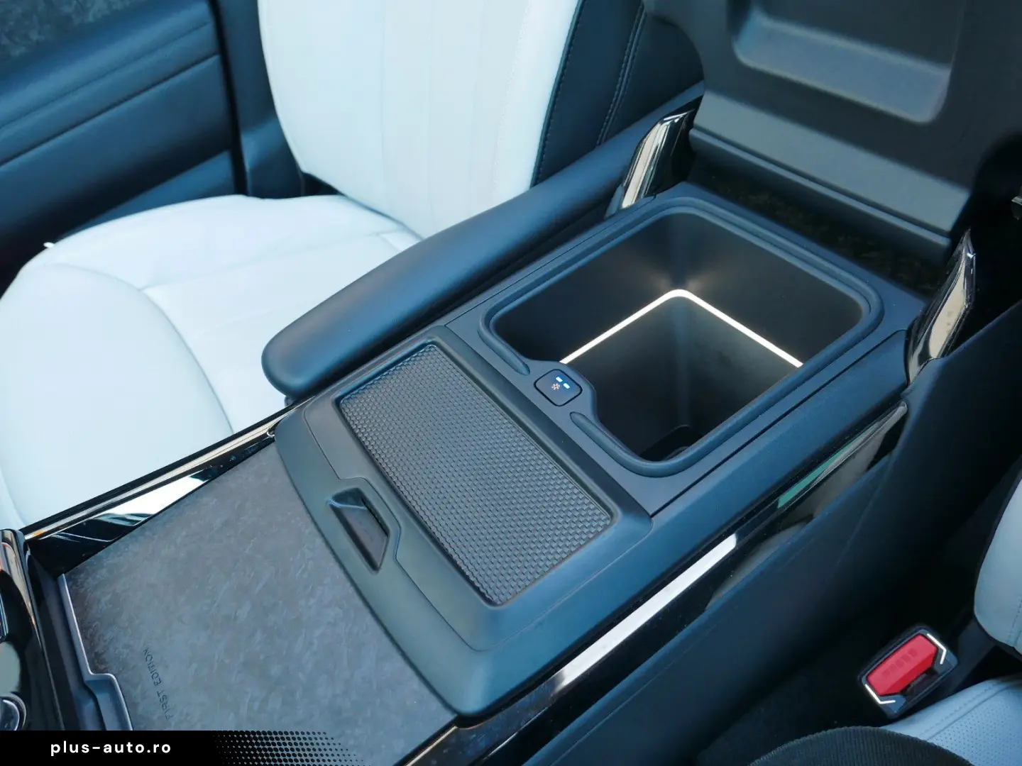 LAND ROVER RRS D350 First Edition Pano Webasto TV screens