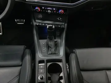 AUDI Q3 35 TFSI 2x S LINE