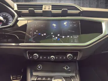 AUDI Q3 40 TFSI S line quattro