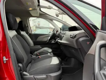 Citroen C4-Grand-Space-Tourer