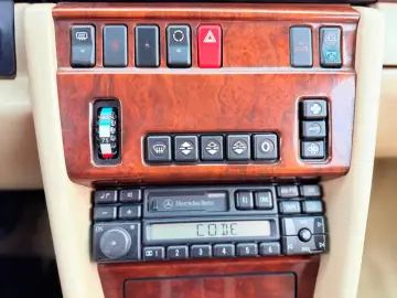 Mercedes-Benz W124 E320 Coupe Cabrio   An 1996