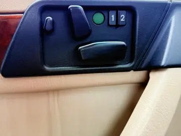 Mercedes-Benz W124 E320 Coupe Cabrio   An 1996