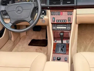 Mercedes-Benz W124 E320 Coupe Cabrio   An 1996