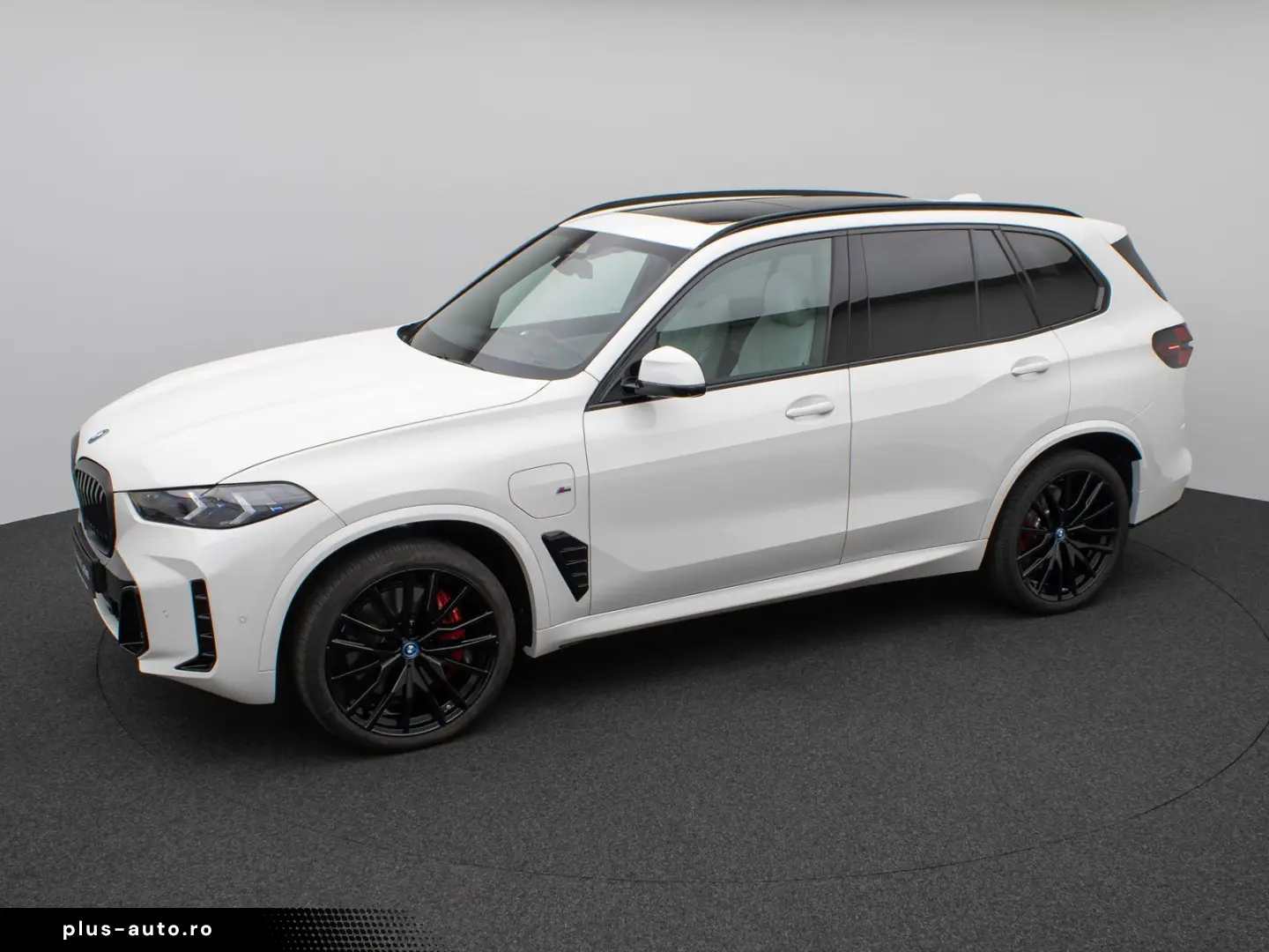 BMW X5 xD50e M Sport Panorama 360 HUD DAB H K SoftCL