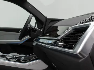 BMW X5 xD50e M Sport Panorama 360 HUD DAB H K SoftCL