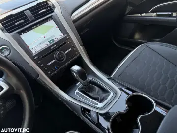 Ford Mondeo Vignale 2.0 Hybrid