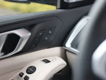 BMW X5 50e xDrive   Sky - B&W - Massage - AHK