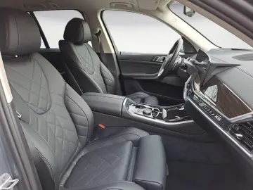 BMW X5 xDrive30d Standheizung AHK Harman Kardon Sitz