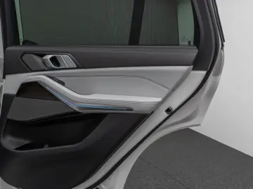 BMW X5 xD50e M Sport Panorama 360 HUD DAB H K SoftCL