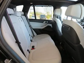 BMW X5 xDrive 30d Mild-Hybrid M Sport   Navi   LED