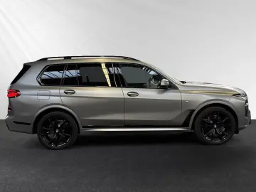 BMW X7 xDrive40d  FrozenPureGrey  MSportPro Massage