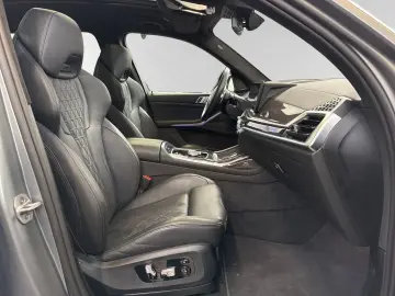 BMW X7 xDrive40d  FrozenPureGrey  MSportPro Massage