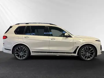 BMW X7 xDrive40d M Sport AHK SkyLounge 22 LMR Autoba