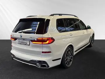 BMW X7 xDrive40d M Sport AHK SkyLounge 22 LMR Autoba