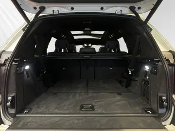 BMW X7 xDrive40d M Sport AHK SkyLounge 22 LMR Autoba
