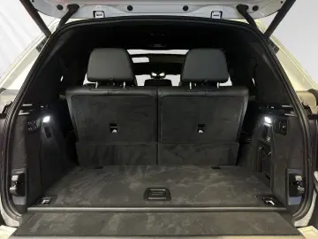 BMW X7 xDrive40d M Sport AHK SkyLounge 22 LMR Autoba