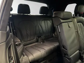 BMW X7 xDrive40d M Sport AHK SkyLounge 22 LMR Autoba