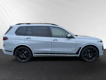 BMW X7 xDrive40d M Sport Pro SkyLounge AHK 22 LMR