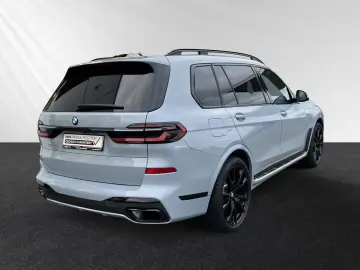 BMW X7 xDrive40d M Sport Pro SkyLounge AHK 22 LMR