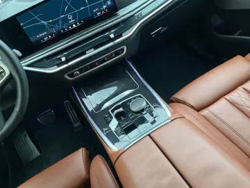 BMW X7 xDrive40d M Sport Pro SkyLounge AHK 22 LMR