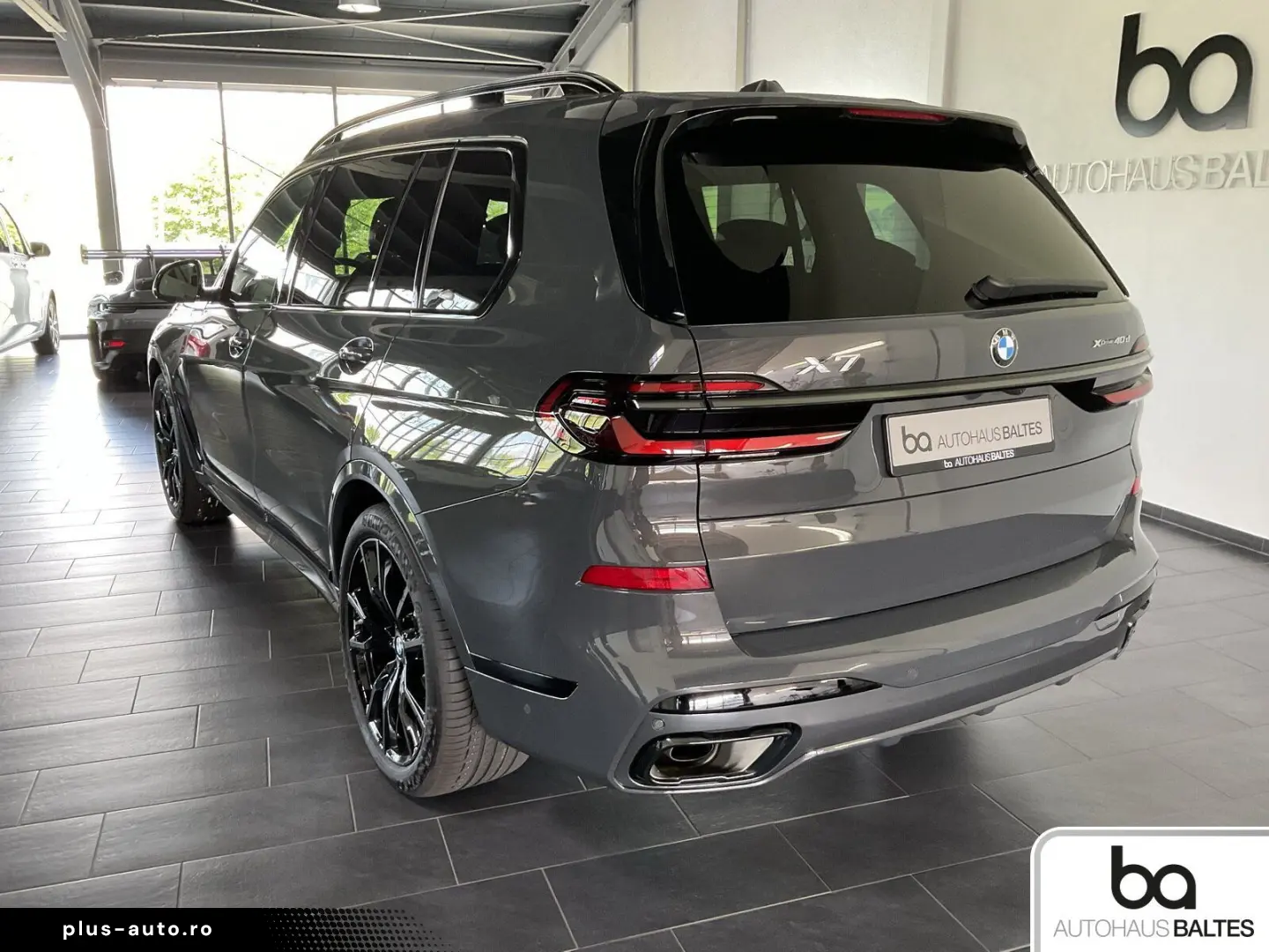 BMW X7 xDrive 40d M Sport Pro 22  Pano HK Soft Ico