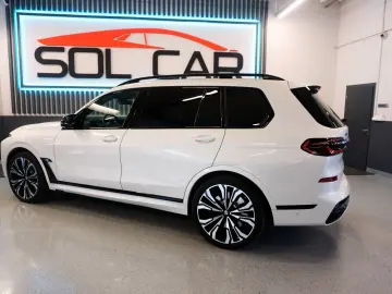 BMW X7 M60 i PANO HUD 360 KAMERA LED B&W CARBON