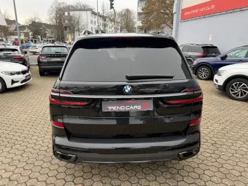 BMW X7 xDrive 40 d M Sport ACC PANO AHK