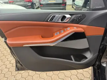 BMW X7 xDrive 40 d M Sport ACC PANO AHK