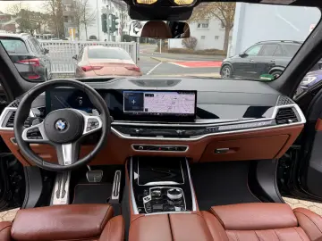BMW X7 xDrive 40 d M Sport ACC PANO AHK
