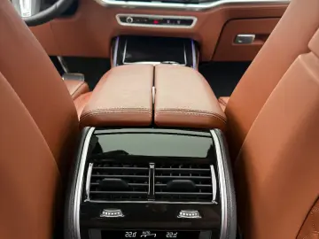 BMW X7 xDrive 40 d M Sport ACC PANO AHK