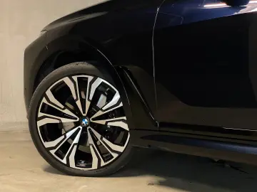 BMW X7 M60 i