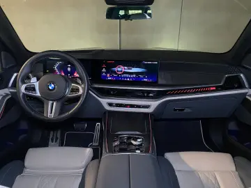 BMW X7 M60 i