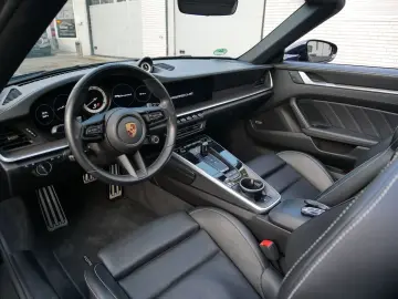 PORSCHE 992 Carrera 4 Cabriolet Sport Design Lift 360Kam